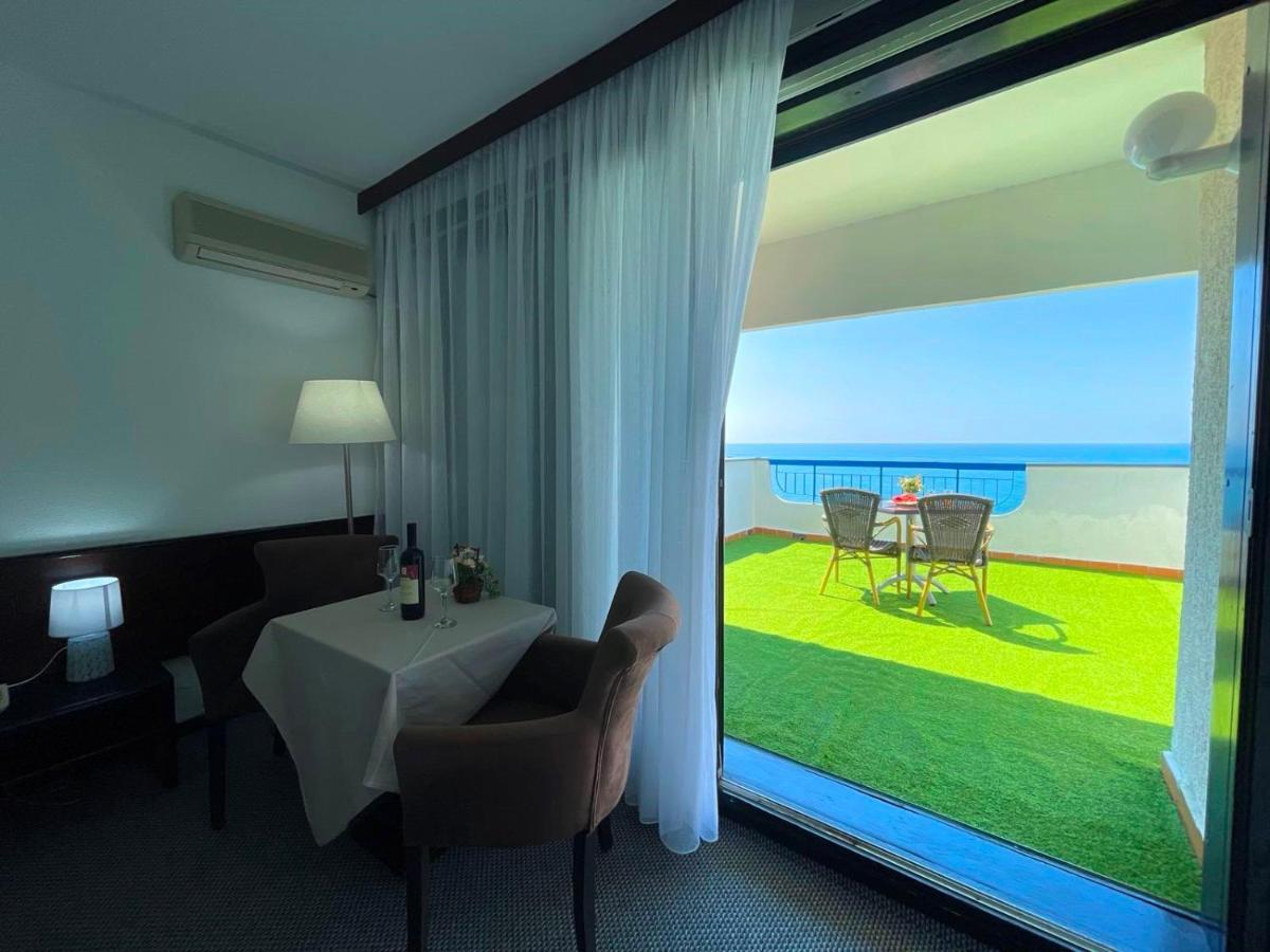Corpus A - Hotel Albatros Ulcinj Buitenkant foto