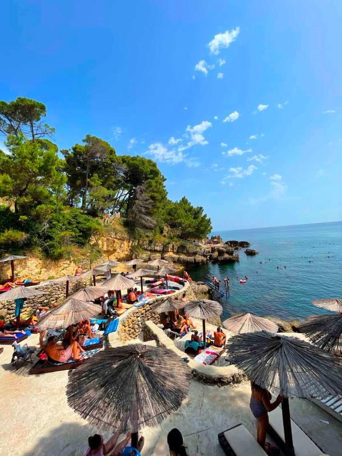 Corpus A - Hotel Albatros Ulcinj Buitenkant foto