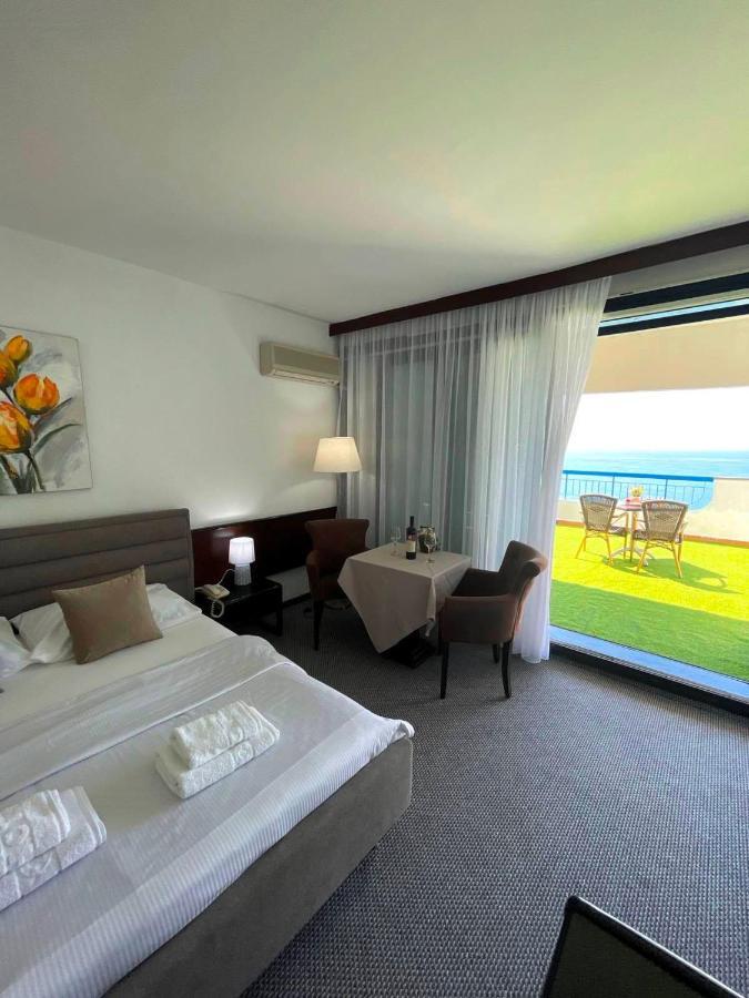 Corpus A - Hotel Albatros Ulcinj Buitenkant foto