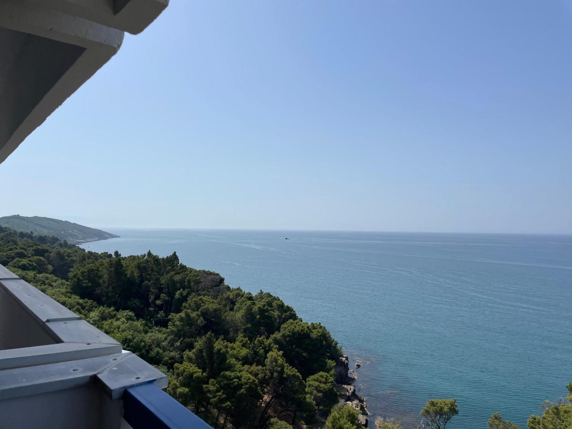 Corpus A - Hotel Albatros Ulcinj Buitenkant foto