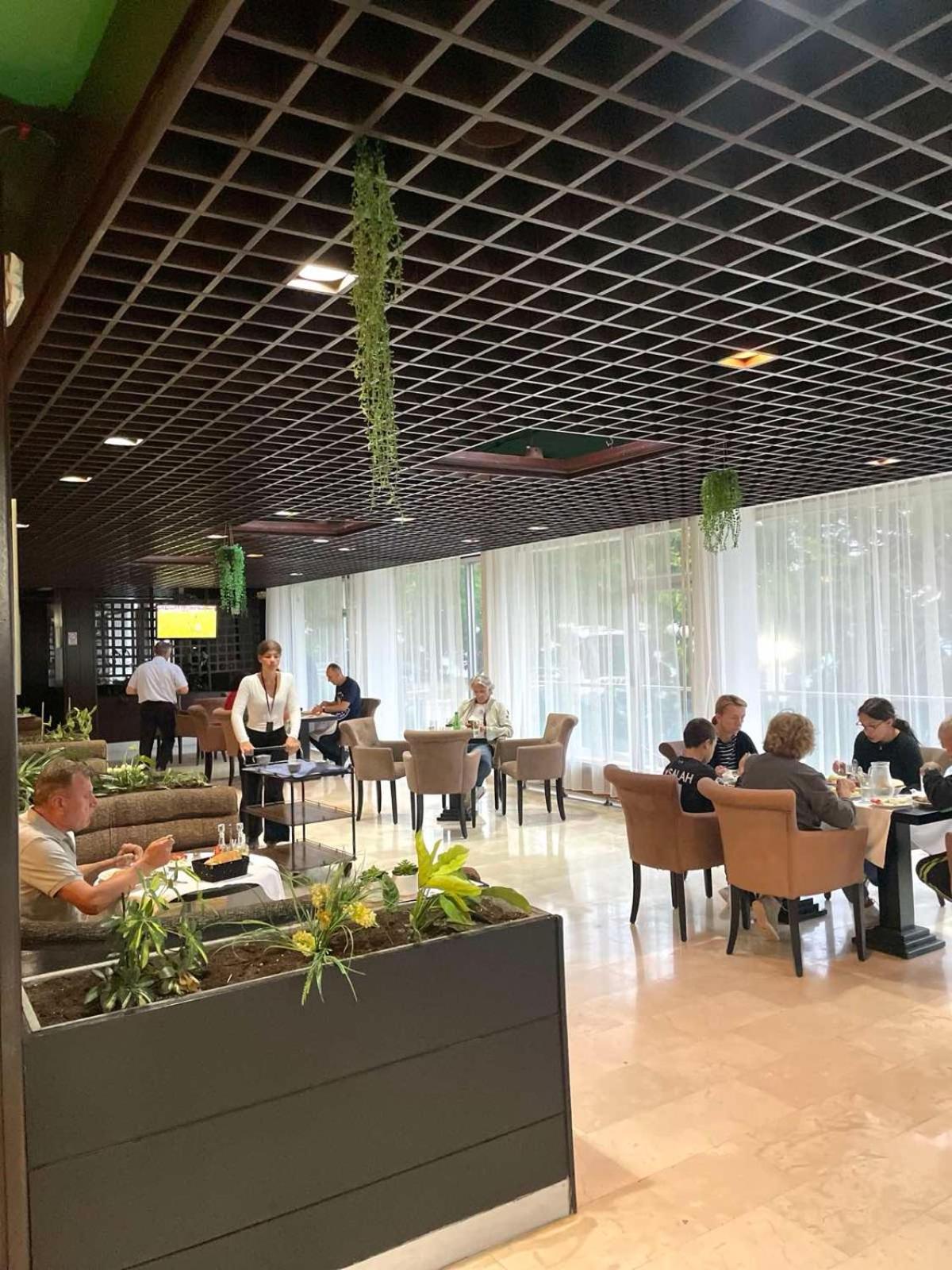 Corpus A - Hotel Albatros Ulcinj Buitenkant foto