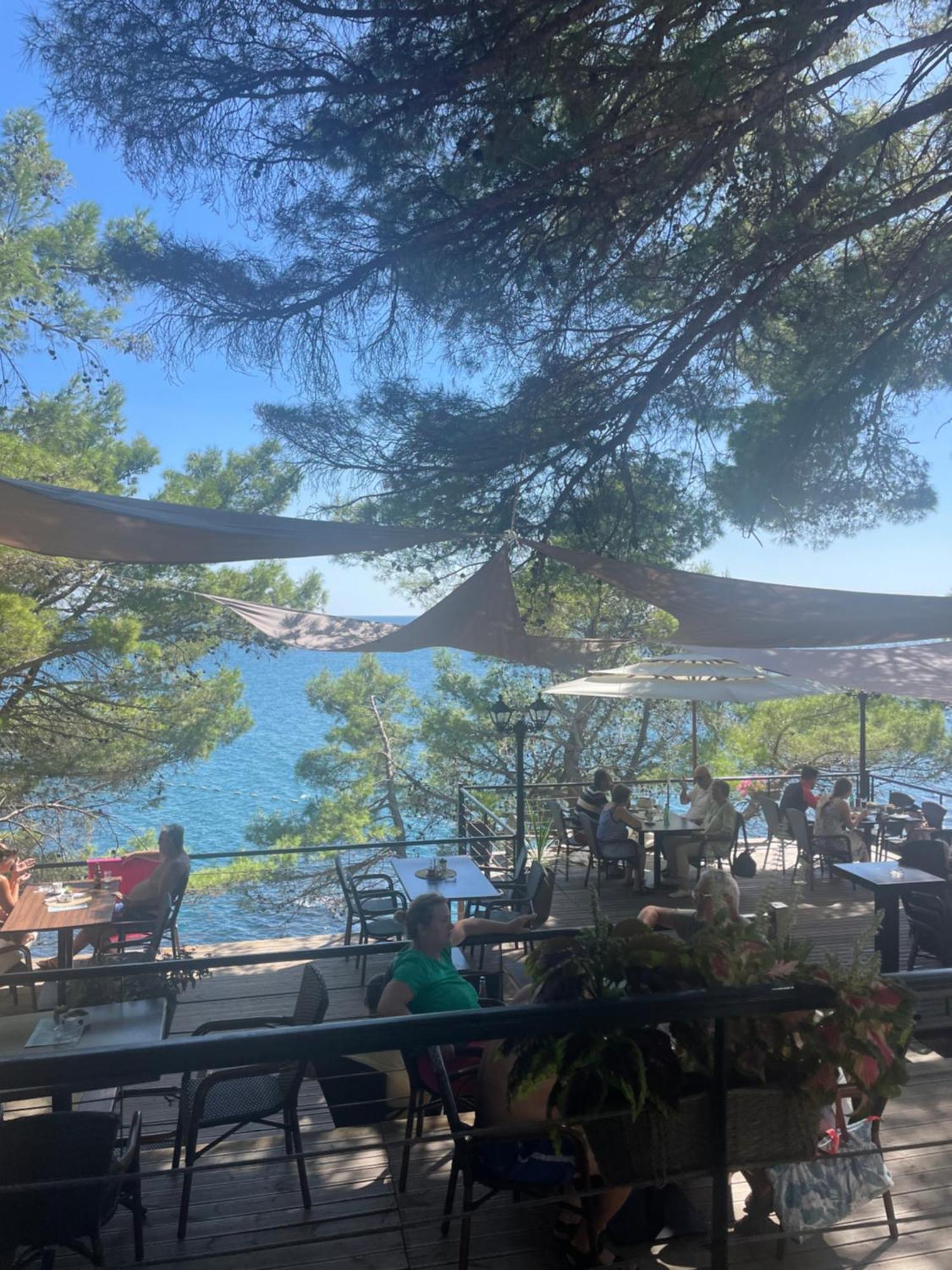 Corpus A - Hotel Albatros Ulcinj Buitenkant foto