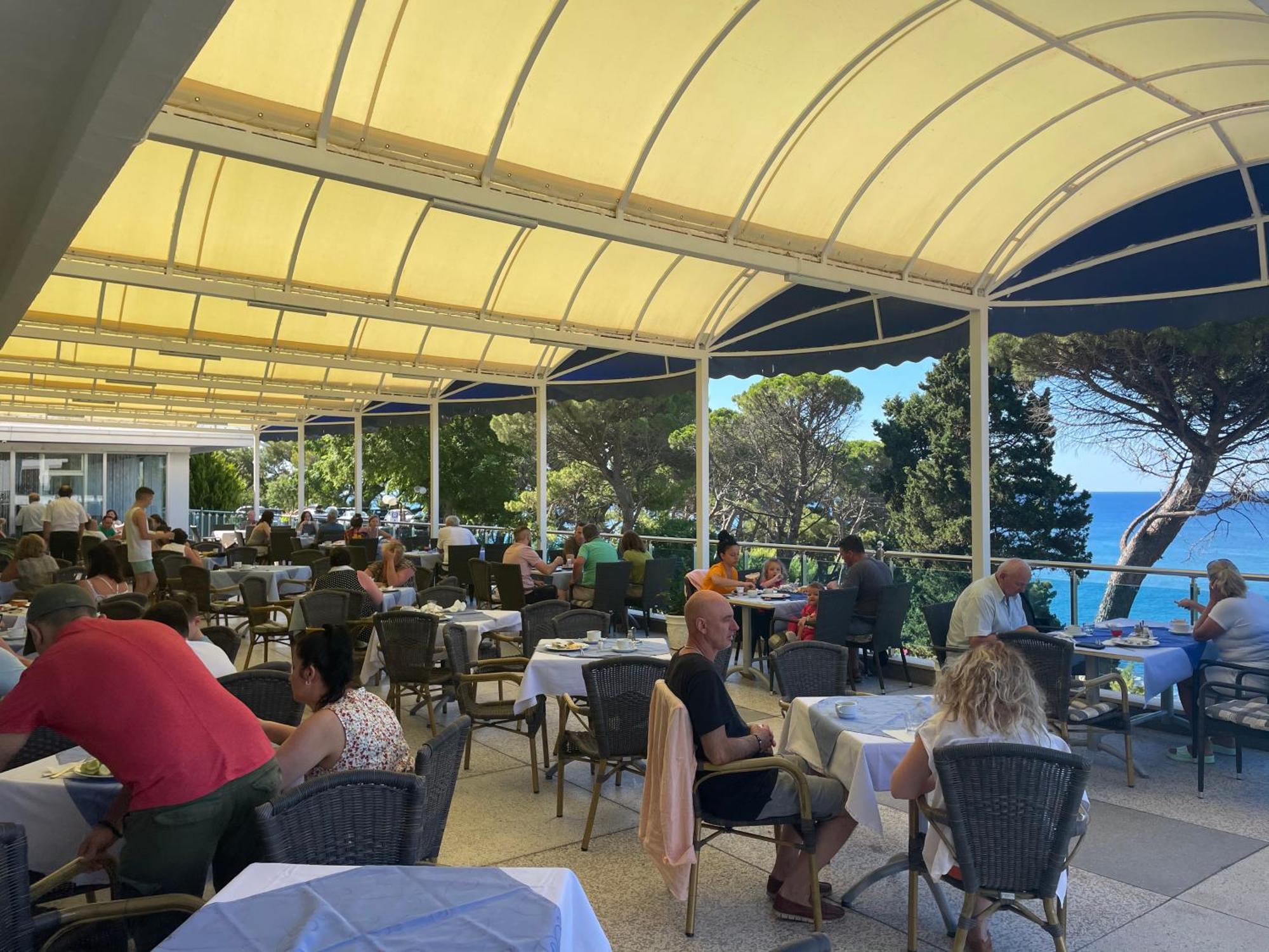 Corpus A - Hotel Albatros Ulcinj Buitenkant foto